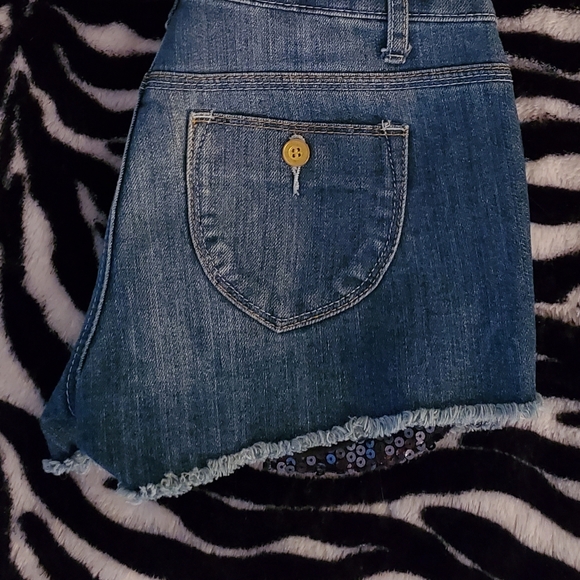 Denim sequins fringe shorts - Picture 8 of 9